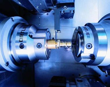 What Are the Advantages of CNC Machining Vs Manual Machining?